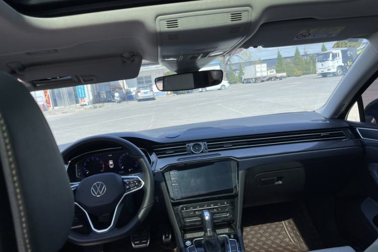 Used Volkswagen Magotan 2023 2 Million Units Commemorative Edition 330TSI DSG Luxury Version Interior 1