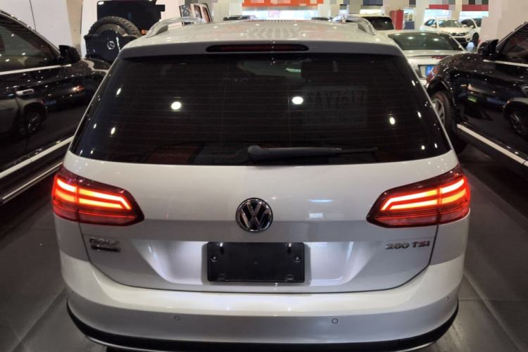 Used Volkswagen Golf 2019 1.8TSI Travel Edition
