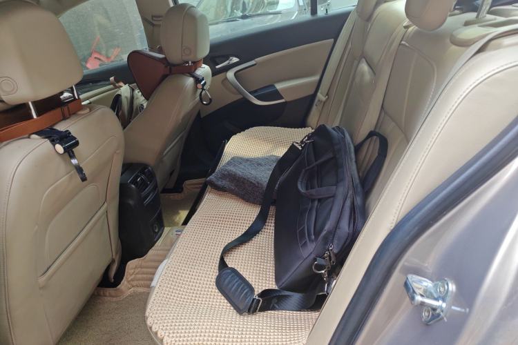 Used Buick Regal 2014 2.0L Elite Fashion Edition Left Rear Seat