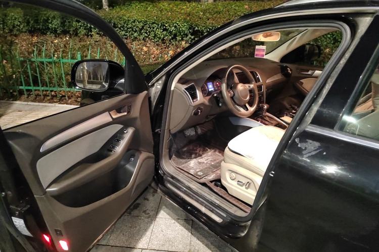 Used Audi Q5 2013 40 TFSI Technology Edition Driver Seat