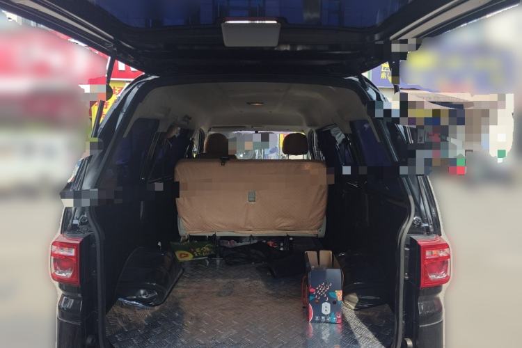 Used FORTHING Lingzhi 2023 M5 1.6L Practical Model 5 Seats Trunk