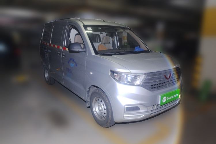 Used Wuling Hongguang V 2019 1.5L Jingqu Edition Sealed-Window Vehicle China VI LAR Front Right 45 Deg