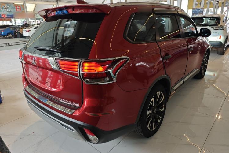 Used Mitsubishi Outlander 2019 2.0L Two-Wheel Drive Comfort Edition 5 Seats China VI Standard
