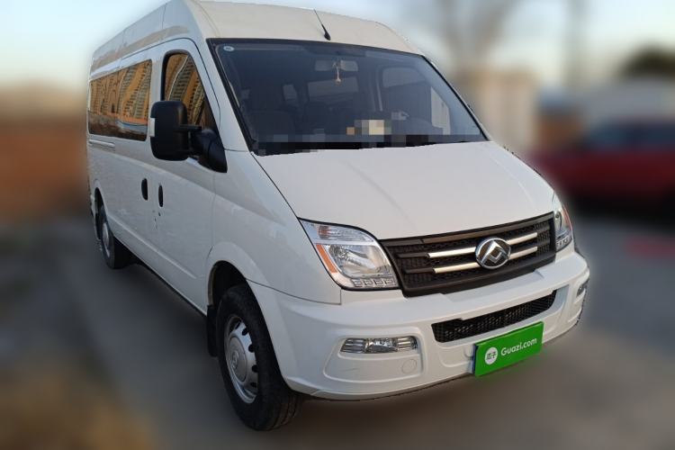 Used SAIC MAXUS Xintu V80 2023 2.0T Manual Classic Aoyuntong Long Wheelbase Mid-Height 6/7/8/9-Seater Front Right 45 Deg