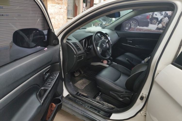 Used Mitsubishi ASX 2013 2.0L CVT Two-Wheel Drive Tech Edition Driver Seat