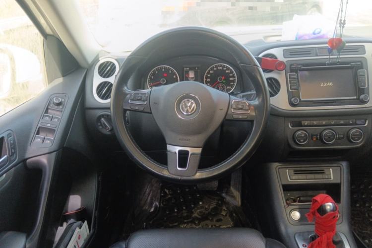 Used Volkswagen Tiguan 2015 1.8TSI Automatic Two-Wheel Drive Luxury Model Steering Wheel
