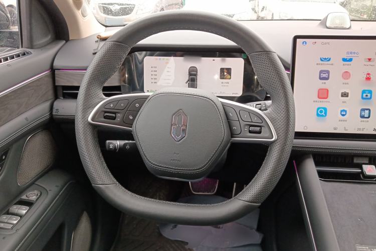 Used Hima AITO M7 2024 1.5T Rear-Drive Plus Version 6 Seats Steering Wheel