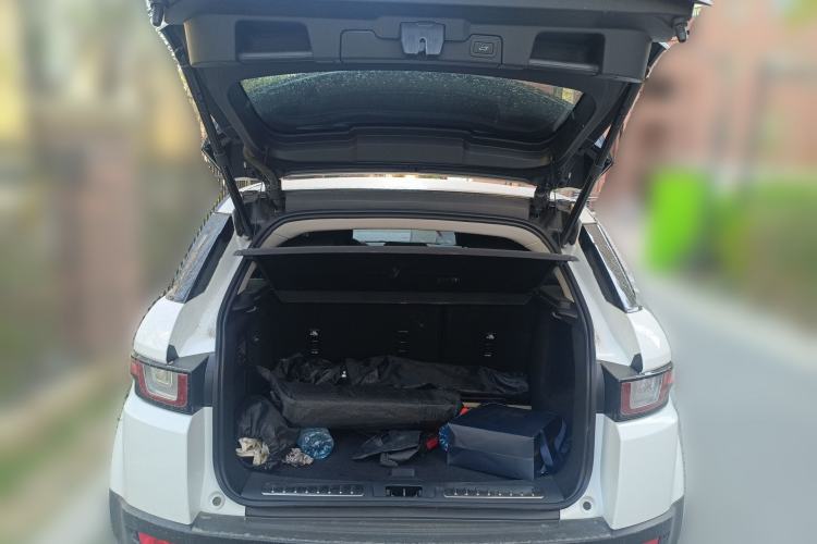 Used Land Rover Range Evoque 2018 240 PS SE Smart Brilliance Edition Trunk