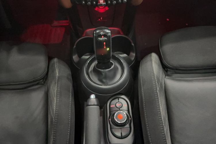 Used MINI 2018 1.5T COOPER Classic Edition Five-Door Version
