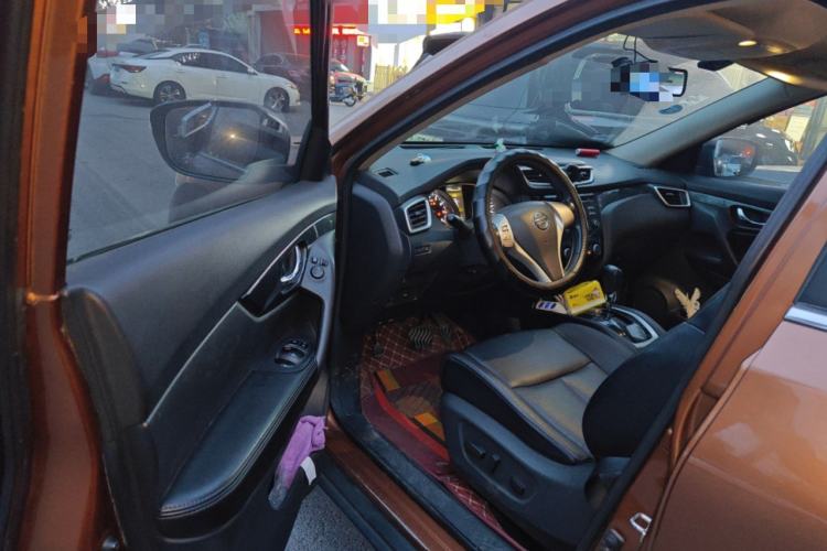 Used Nissan X-Trail 2014 2.5L CVT Leading Edition 4WD
