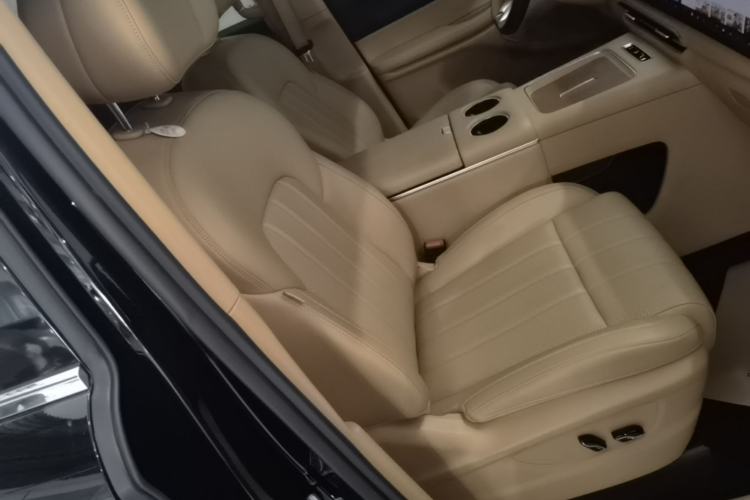 Used VOYAH Dream 2025 PHEV Four-Wheel Drive Excellence Kunpeng Edition Right Front Seat