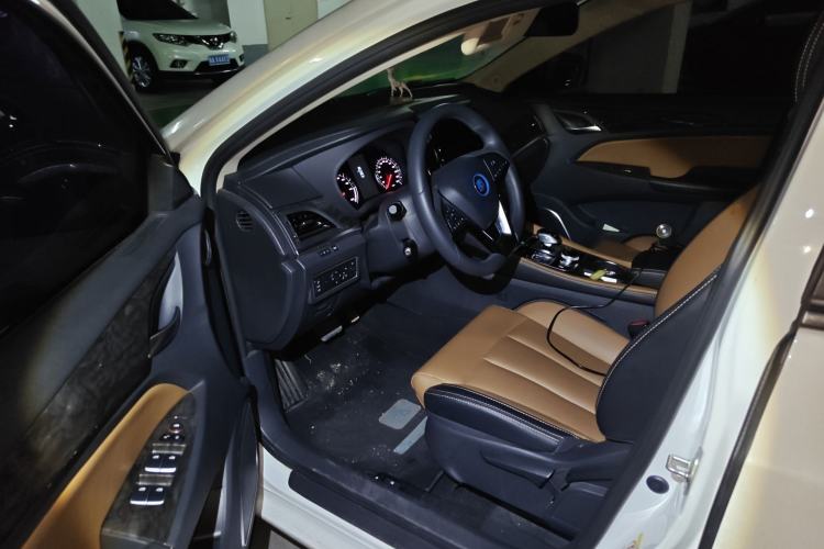 Used BYD Qin New Energy 2017 1.5T Luxury Model Driver Seat