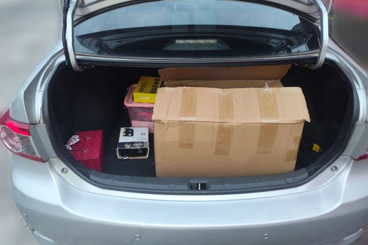 Used Toyota Corolla 2011 1.6L Automatic GL Trunk