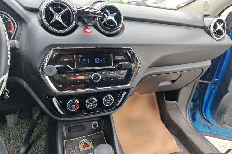 Used Soueast DX3 2016 1.5L Manual Luxury Model
