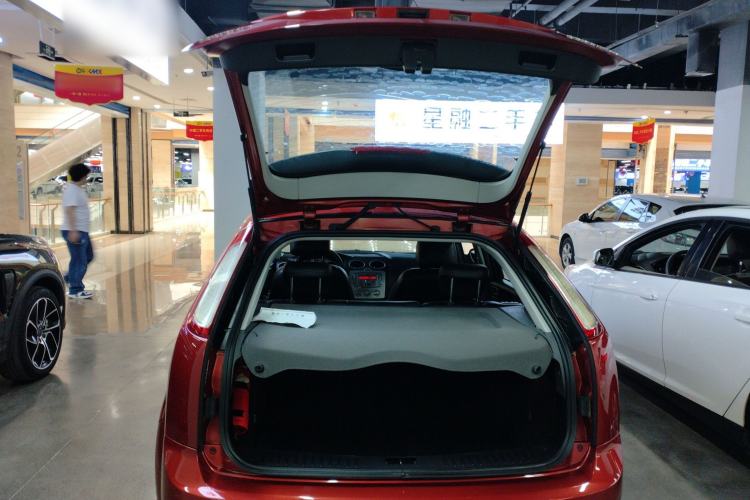 Used Ford Focus 2013 Hatchback Classic 1.8L Manual Base Model