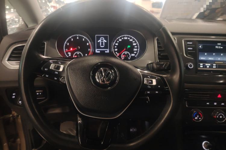 Used Volkswagen Golf Sportsvan 2016 230TSI Automatic Trend Edition Steering Wheel