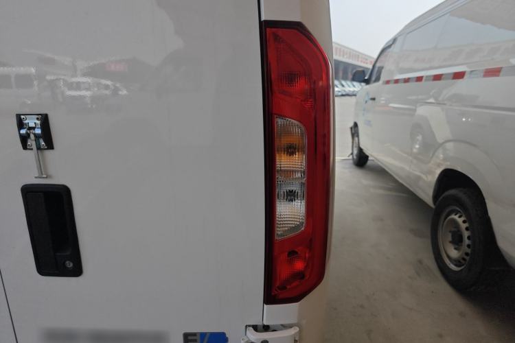 Used Foton Intelligent Blue Elf E7 2024 All-Electric Van Flat Roof 2 Seats EVE Energy 41.86 kWh Exterior 3