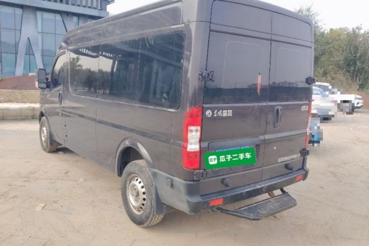 Used Dongfeng Yufeng Yufeng 2023 V9+ 2.0T Manual Front-Wheel-Drive Multi-Function Mid-Roof Van with 7/8/9 Seats
