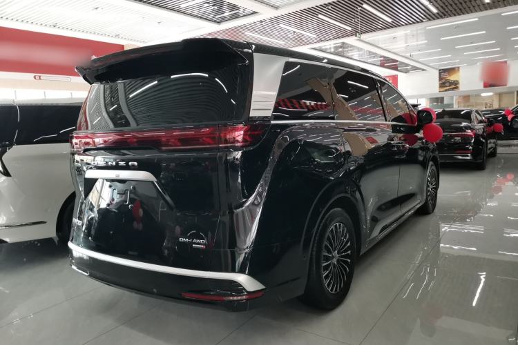 Used Denza D9 2025 DM-i Smart Drive 1020 Four-Wheel Drive Deluxe Model Rear Right 45 Deg