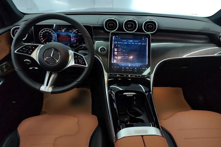 Used Mercedes-Benz GLC 2023 GLC 260 L 4MATIC Dynamic Edition 5-seater