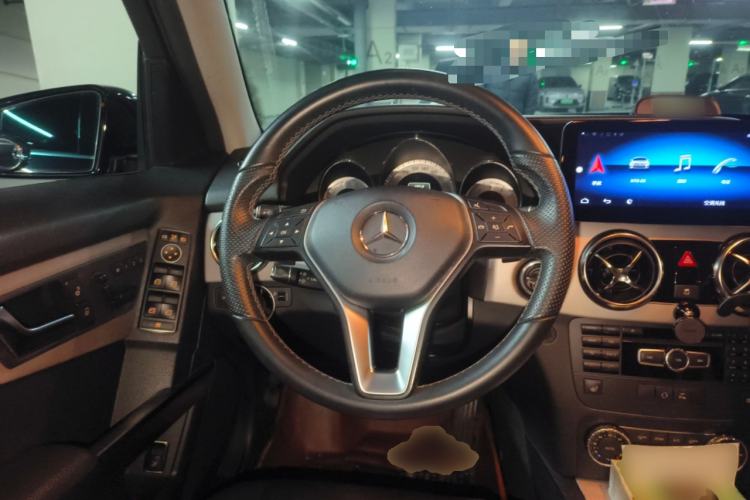 Used Mercedes-Benz GLK-Class 2013 GLK 300 4MATIC Dynamic Sunroof Model
