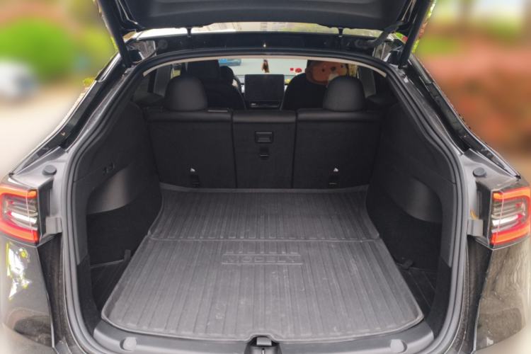 Used Tesla Model Y 2023 Rear-Wheel-Drive Version Trunk