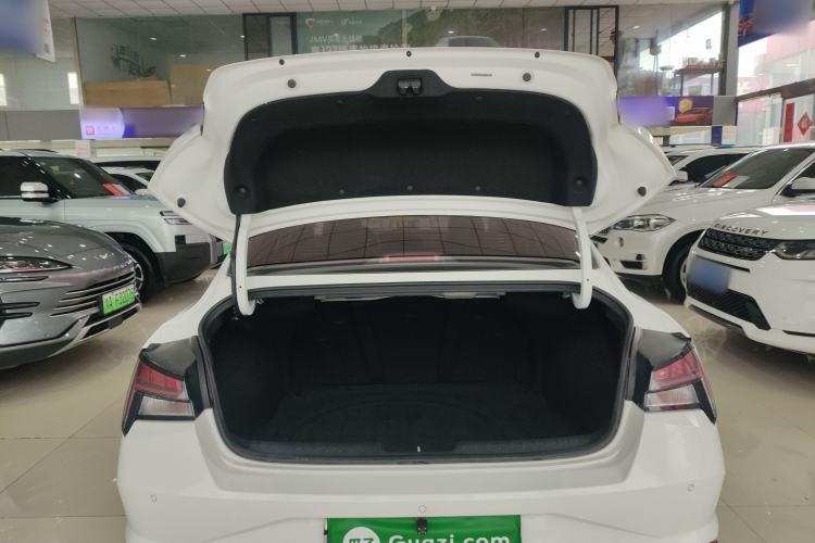 Used Hyundai Elantra 2021 1.5L CVT LUX Prestige Edition