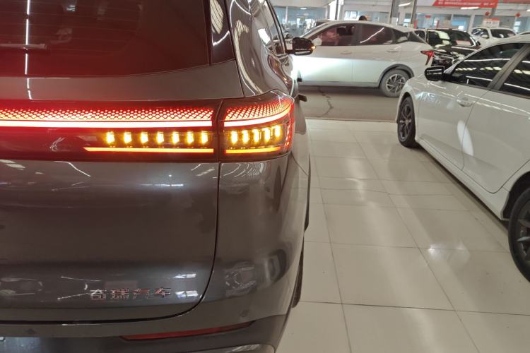 Used Chery Tiggo 8 PLUS 2025 290TGDI DCT Prestige 5-Seater
