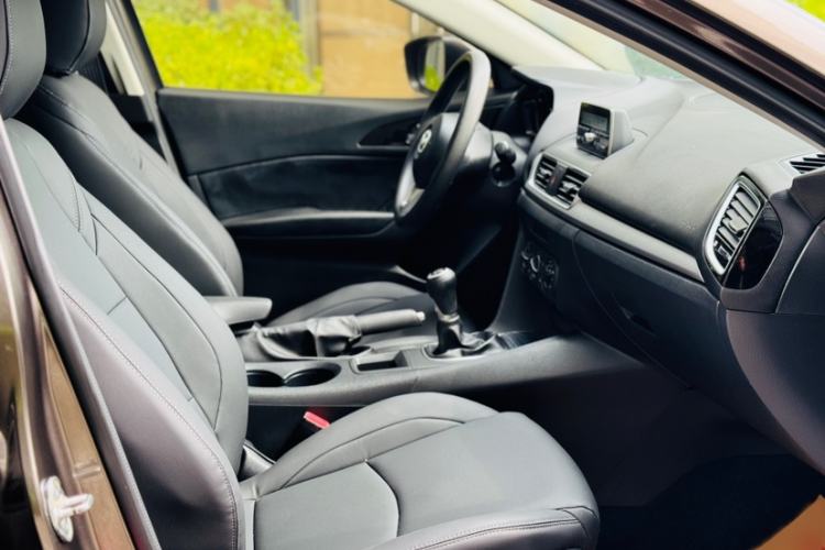 Used Mazda 3 Axela 2014 Sedan 1.5L Manual Comfort Model
