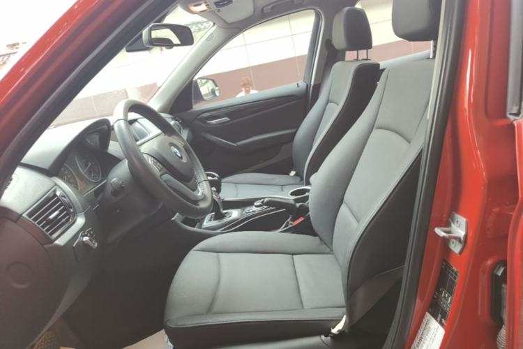 Used BMW X1 2015 sDrive18i Leading Edition
