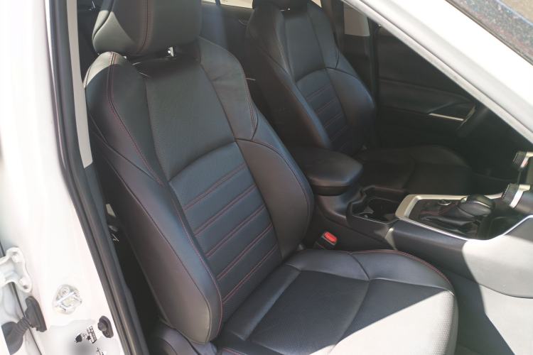 Used Toyota Wildlander New Energy 2021 High-Performance Edition 2.5L Four-Wheel Drive Powerful Version Right Front Seat