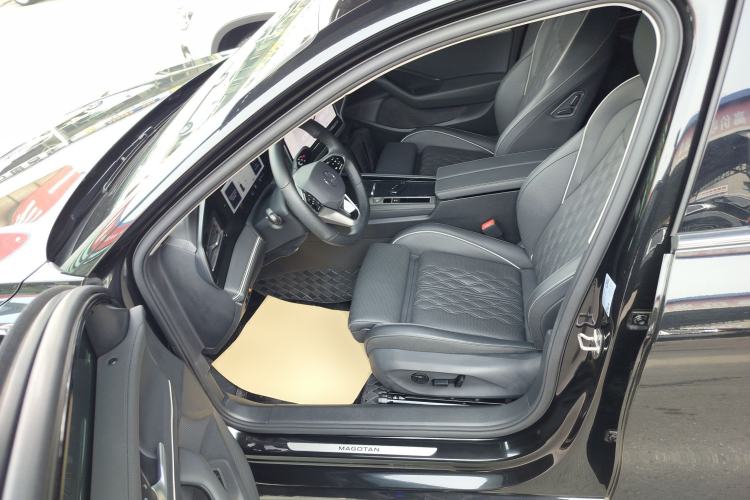 Used Volkswagen Magotan 2024 380TSI DSG Prestige Edition DaMai Package Driver Seat