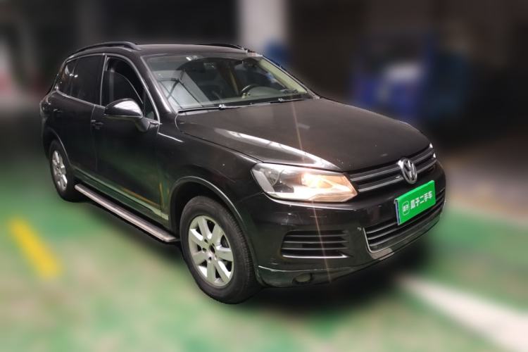 Used Volkswagen Touareg 2011 3.0 TSI Standard Version Front Right 45 Deg