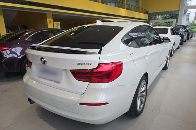 Used BMW 3 Series GT 2018 320i Sport Edition