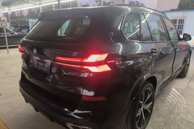 Used BMW X5 2025 Model, xDrive 30Li Prestige M Sport Night Package

