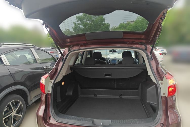 Used Venucia T70 2015 2.0L CVT Smart Edition Trunk