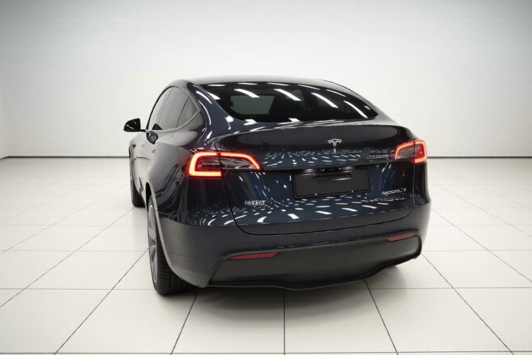 Used Tesla Model Y 2023 Long-Range All-Wheel-Drive Version Exterior 2