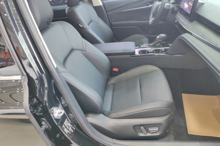 Used Toyota Camry 2024 Dual-Motor 2.0 HGVP Luxury Edition Right Front Seat