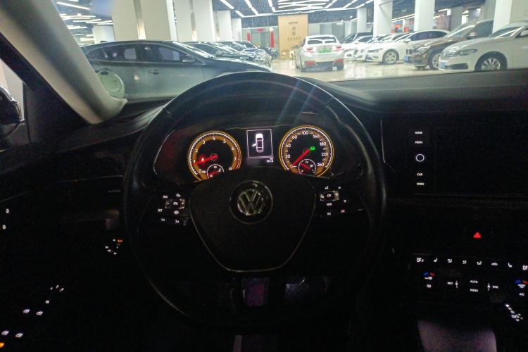 Used Volkswagen Passat 2019 330TSI Elite Edition China VI Steering Wheel