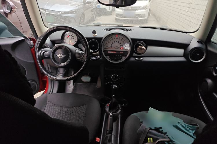 Used MINI 2011 1.6L ONE
