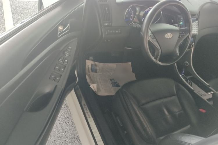 Used Hyundai Sonata 2011 2.0L Automatic Luxury Edition Driver Seat