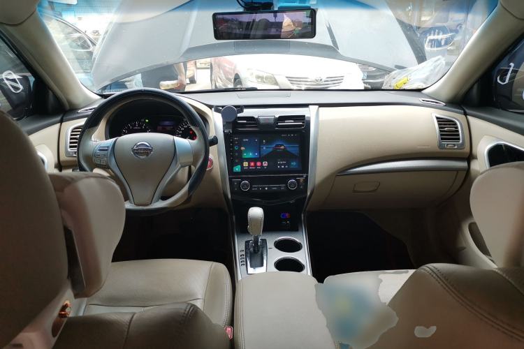 Used Nissan Teana 2016 2.0L XE Fashion Edition Center Console