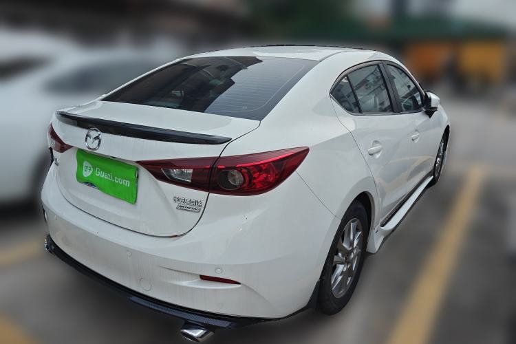 Used Mazda 3 Axela 2016 Sedan 1.5L Automatic Comfort Model
