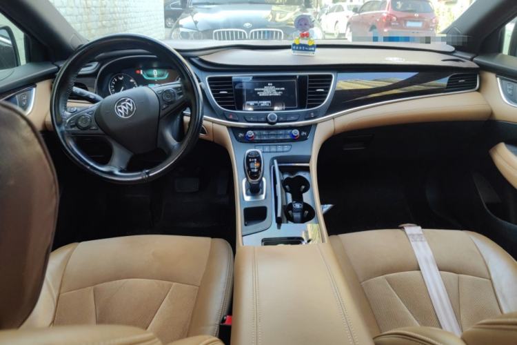 Used Buick LaCrosse 2018 20T Luxury Model Center Console