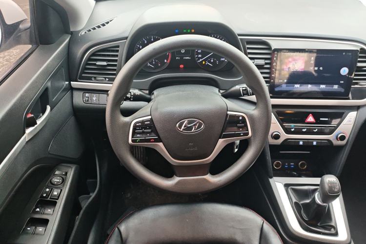 Used Hyundai Elantra (6th Generation / Lingdong) 2016 1.6L Manual ZhiXuan · Dynamic Model Steering Wheel