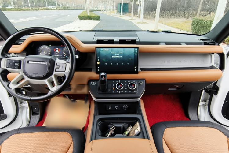 Used Land Rover Defender 2023 Facelift 110 3.0T P400 X-DYNAMIC HSE Interior 3