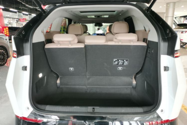 Used XPeng X9 2025 740 Ultra-Long Range Max Trunk