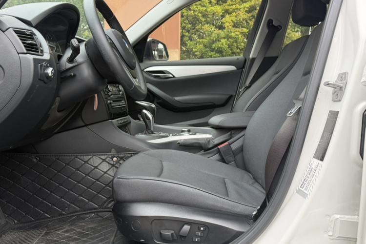 Used BMW X1 2014 sDrive18i Leading Model
