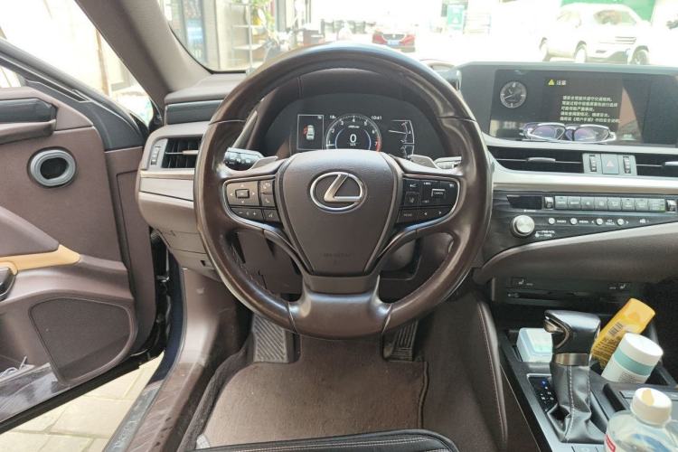 Used Lexus ES 2020 200 Excellence Edition
