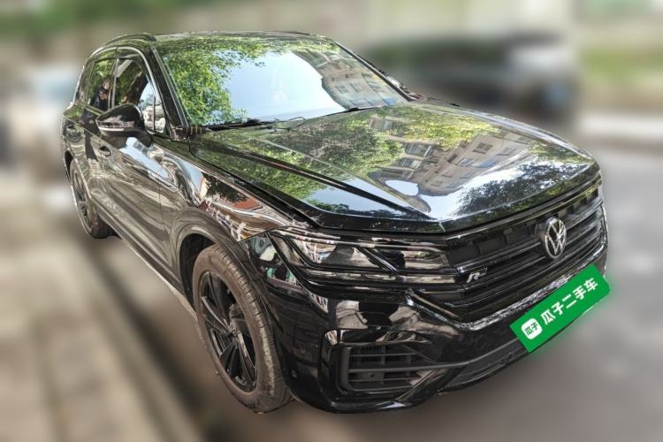 Used Volkswagen Touareg 2021 3.0 TSI Luxury Edition Black Diamond Sport Package Front Right 45 Deg